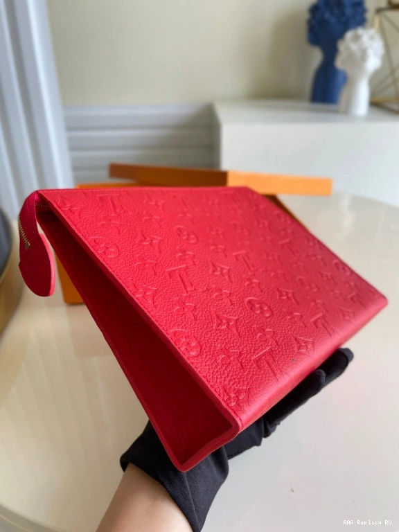 Aaa replica ru VUITTON POCHETTE LOUIS VOYAGE 0719